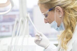 How Long Does It Take for Stitches to Dissolve Wisdom Teeth? - Mouth Ninja